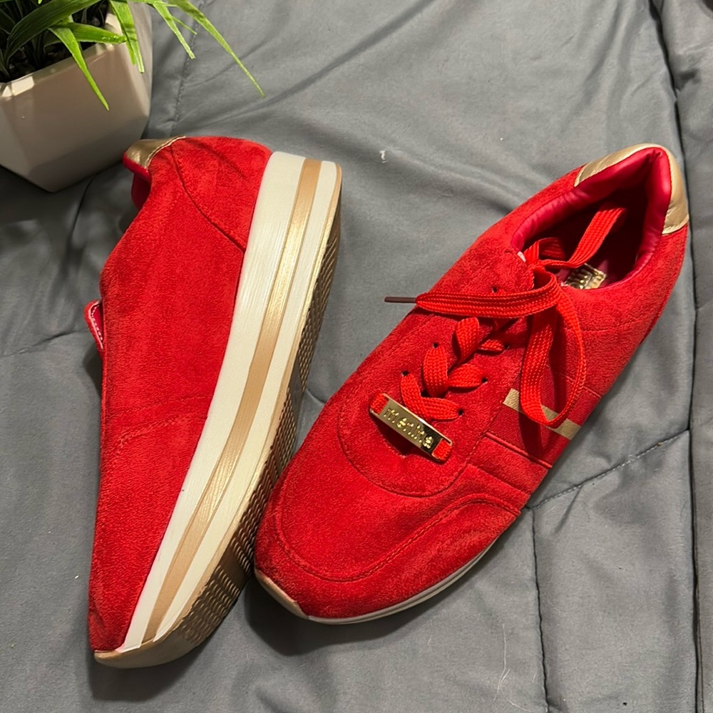 Red Sneakers 👟❤️